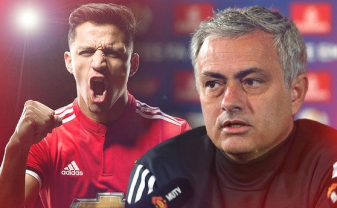 alexis-sanchez-manchester-united-position-jose-mourinho-909873.jpg
