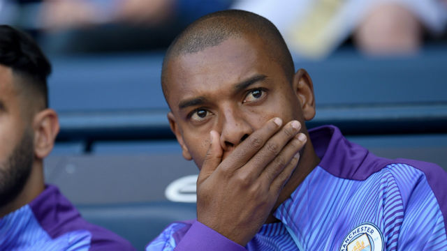 fernandinho-manchester-city-2019-20_dusunceli-B.jpg