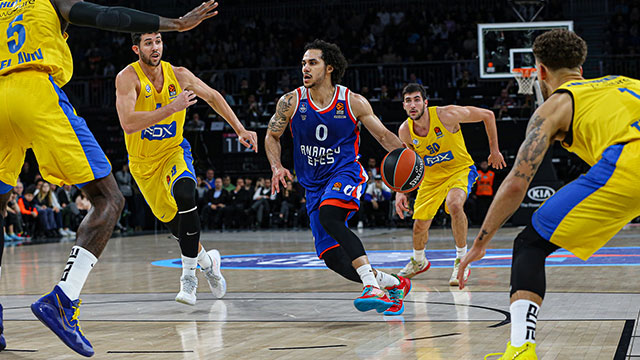 shane-larkin-anadolu-efes-03032020-b.jpg